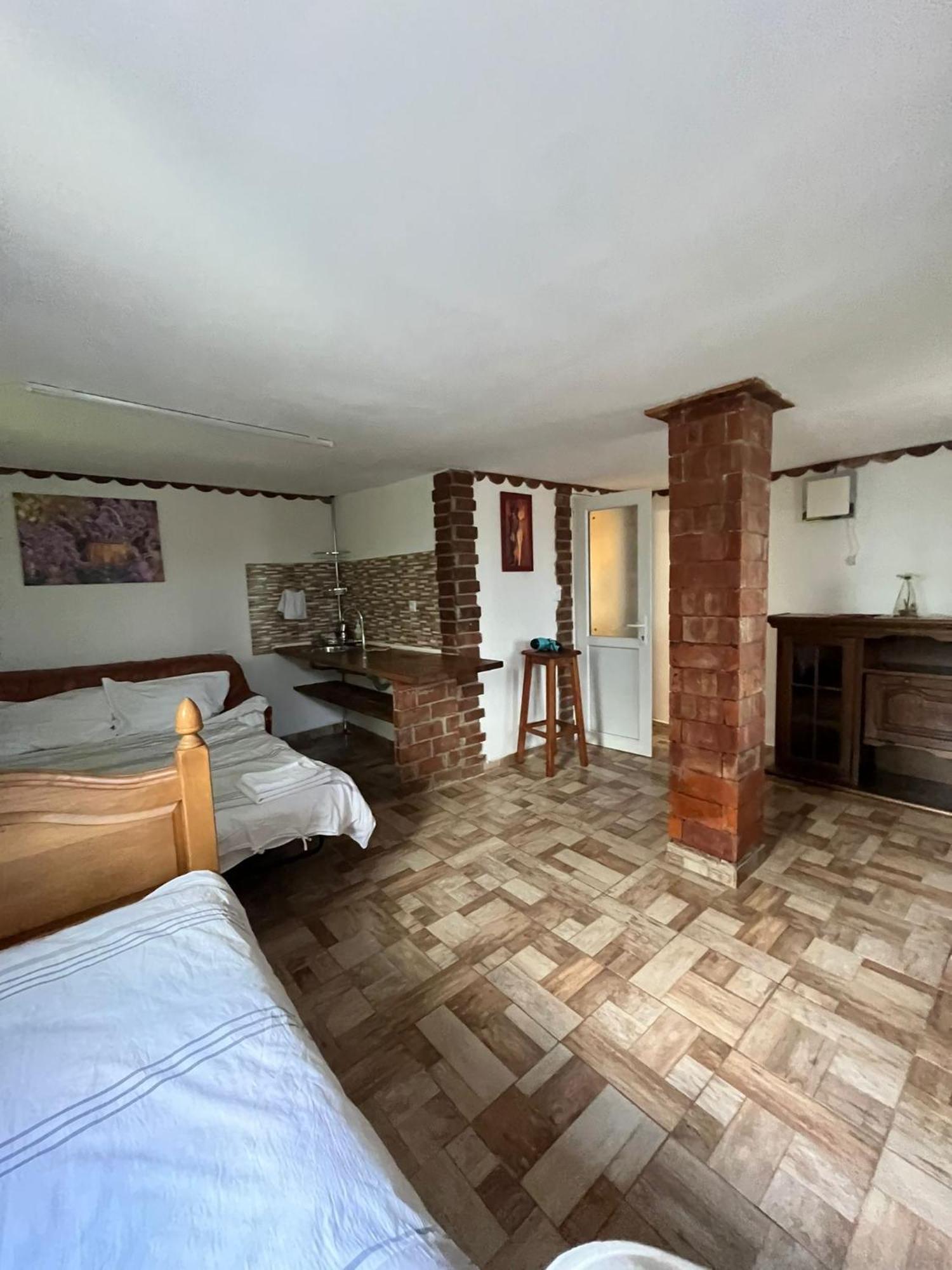 La Tataia Zahei Hotel Dragus Bilik gambar